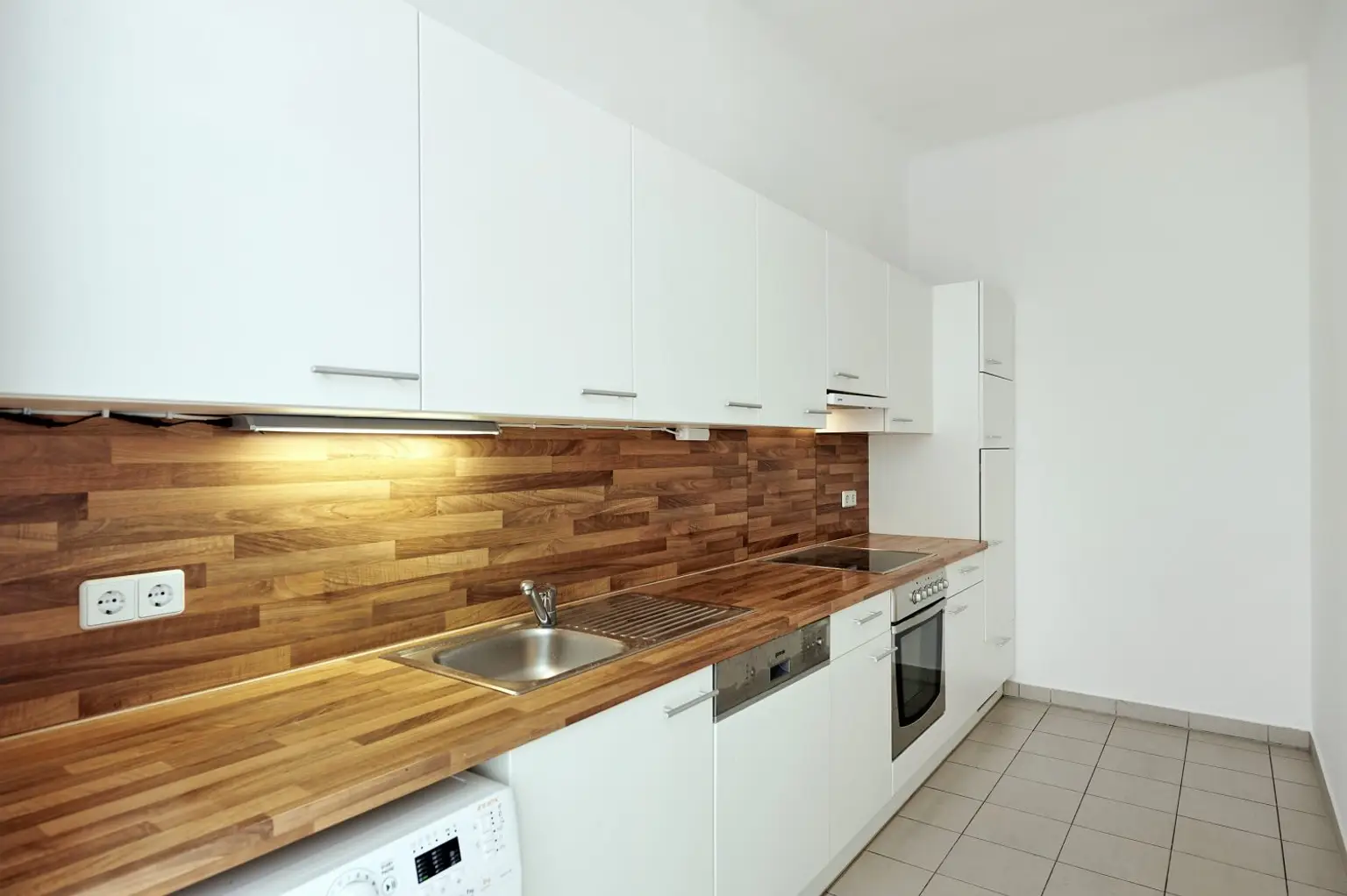 Wohnen im sanierten Altbau - top geschnittene 2-Zimmer-Wohnung!