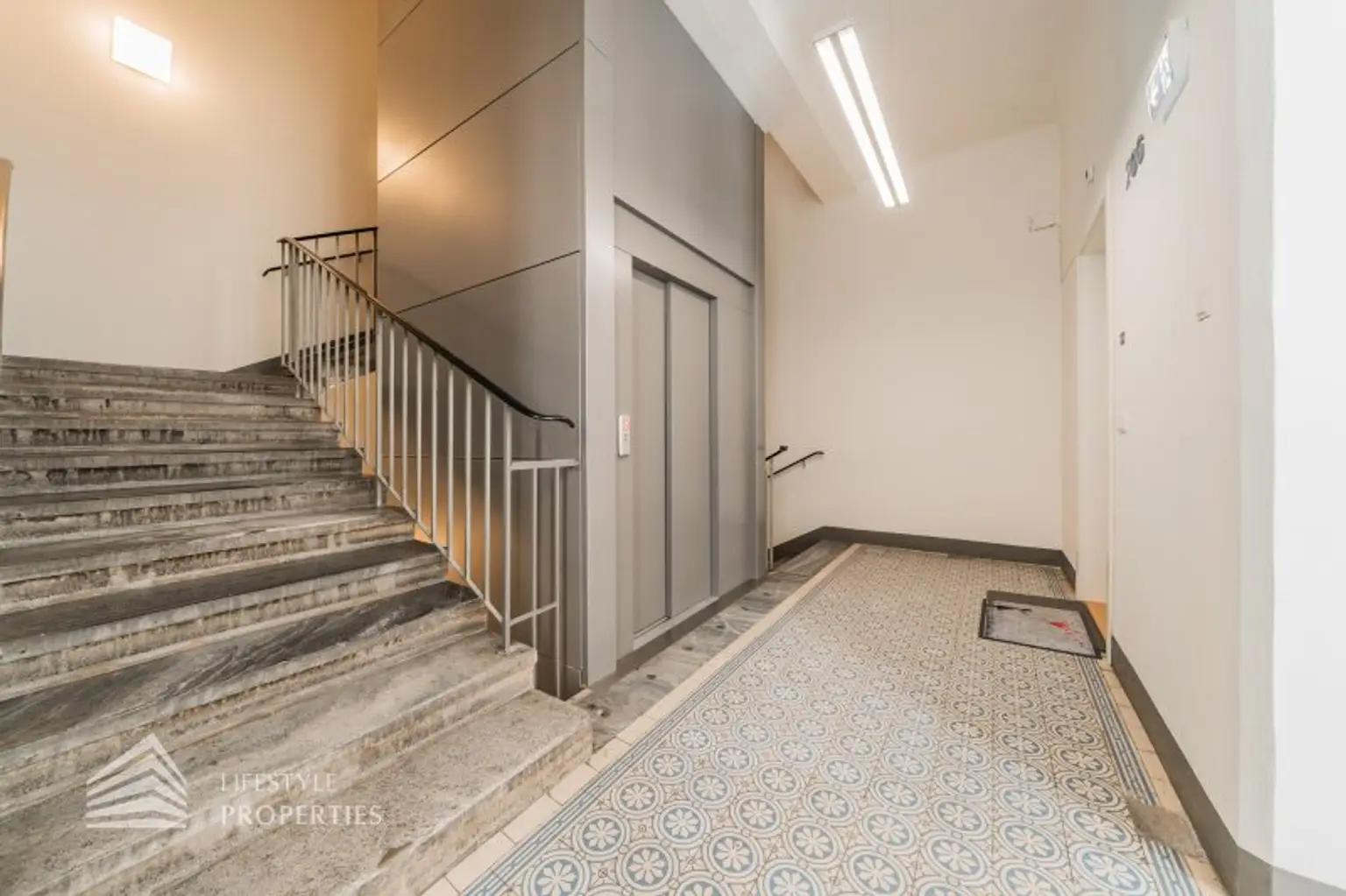 Lichtdurchflutete 2-Zimmer Wohnung, Nähe Steiner Tor