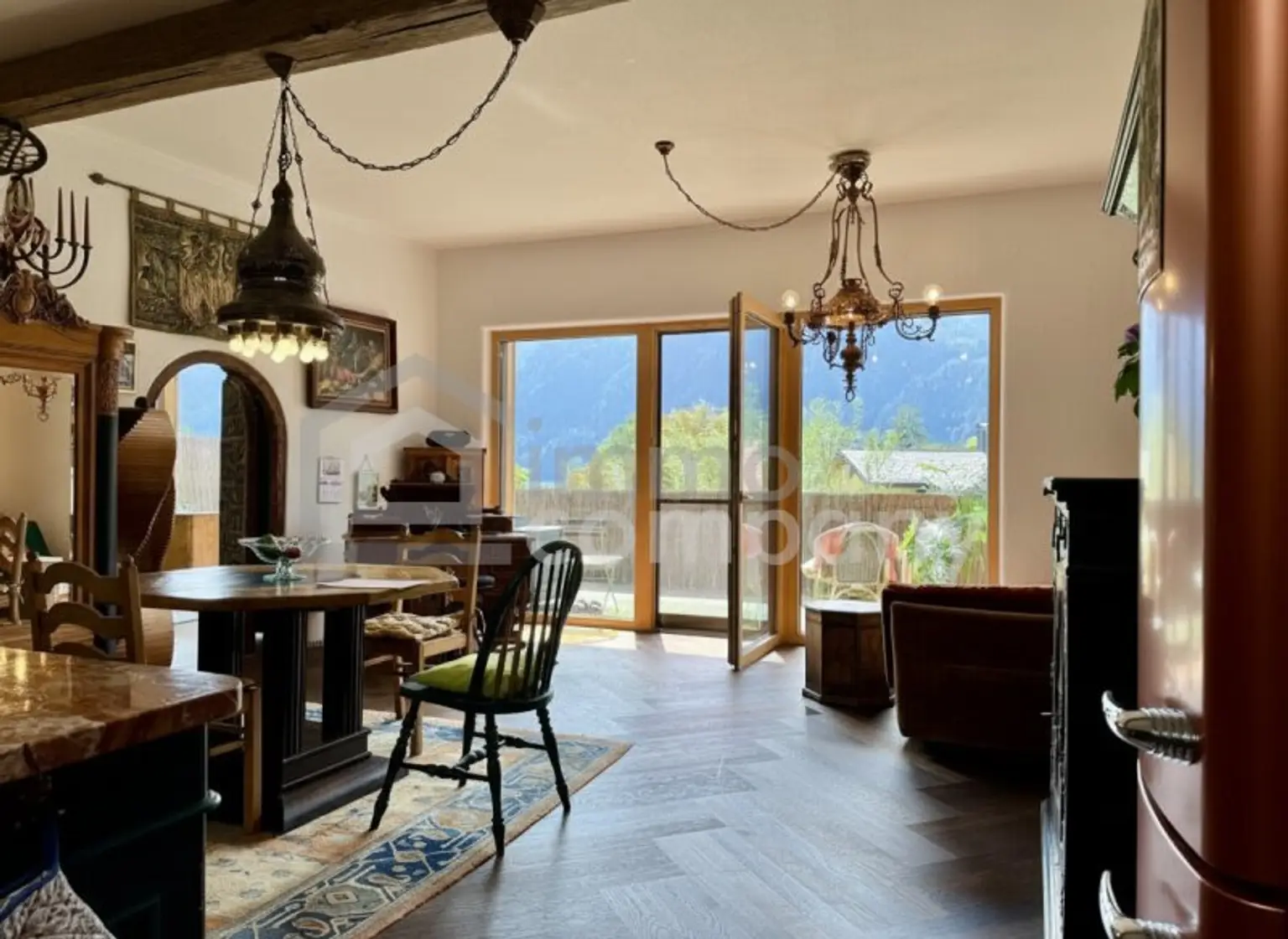 Wohnung mit Seeblick, Loggia in Unterach am Attersee! Nur wenige Schritte zum See!