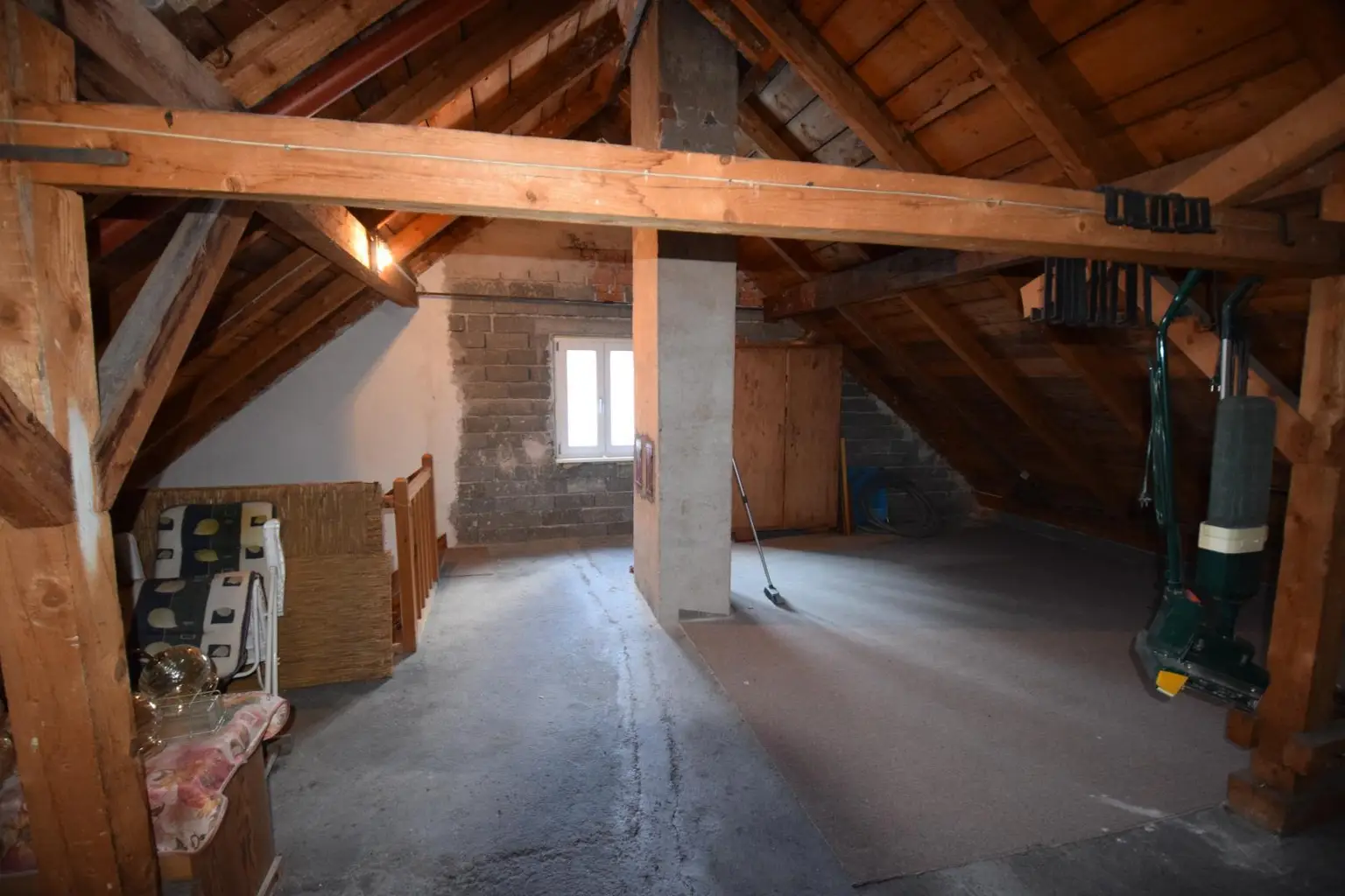 Dachboden ausbaufähig