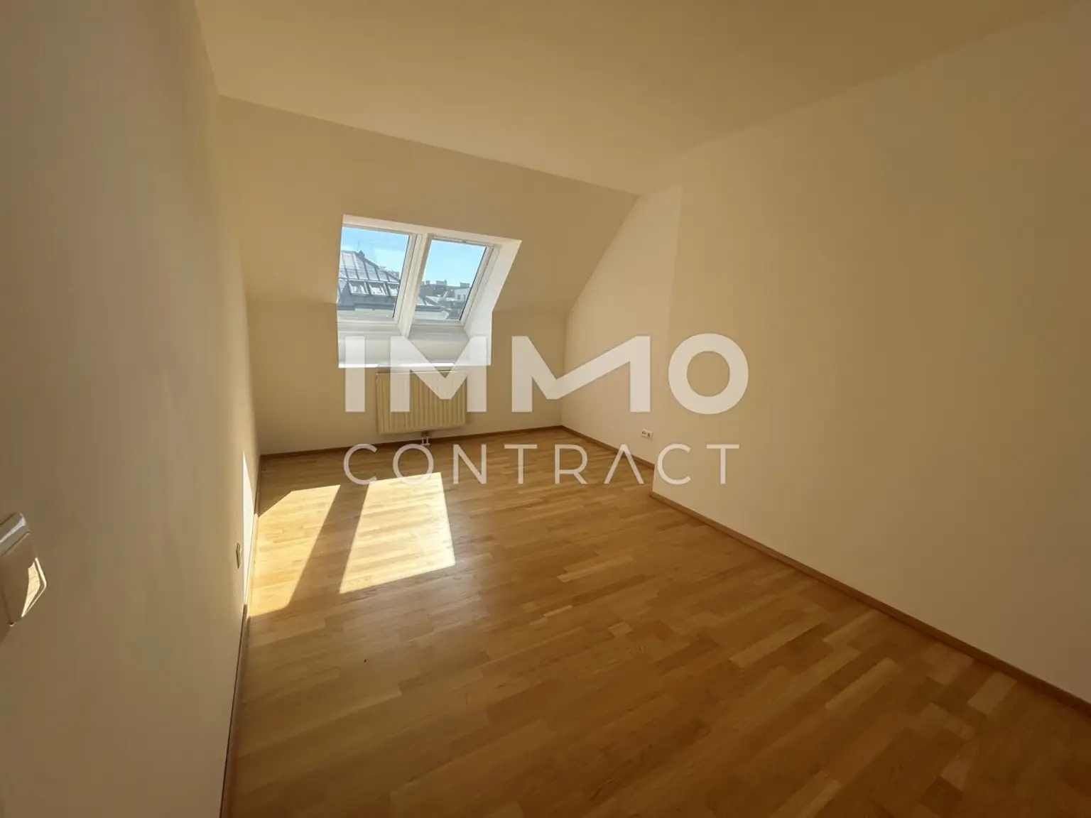 ERSTBEZUG -  4 Zimmer DG Wohnung mit Freifläche