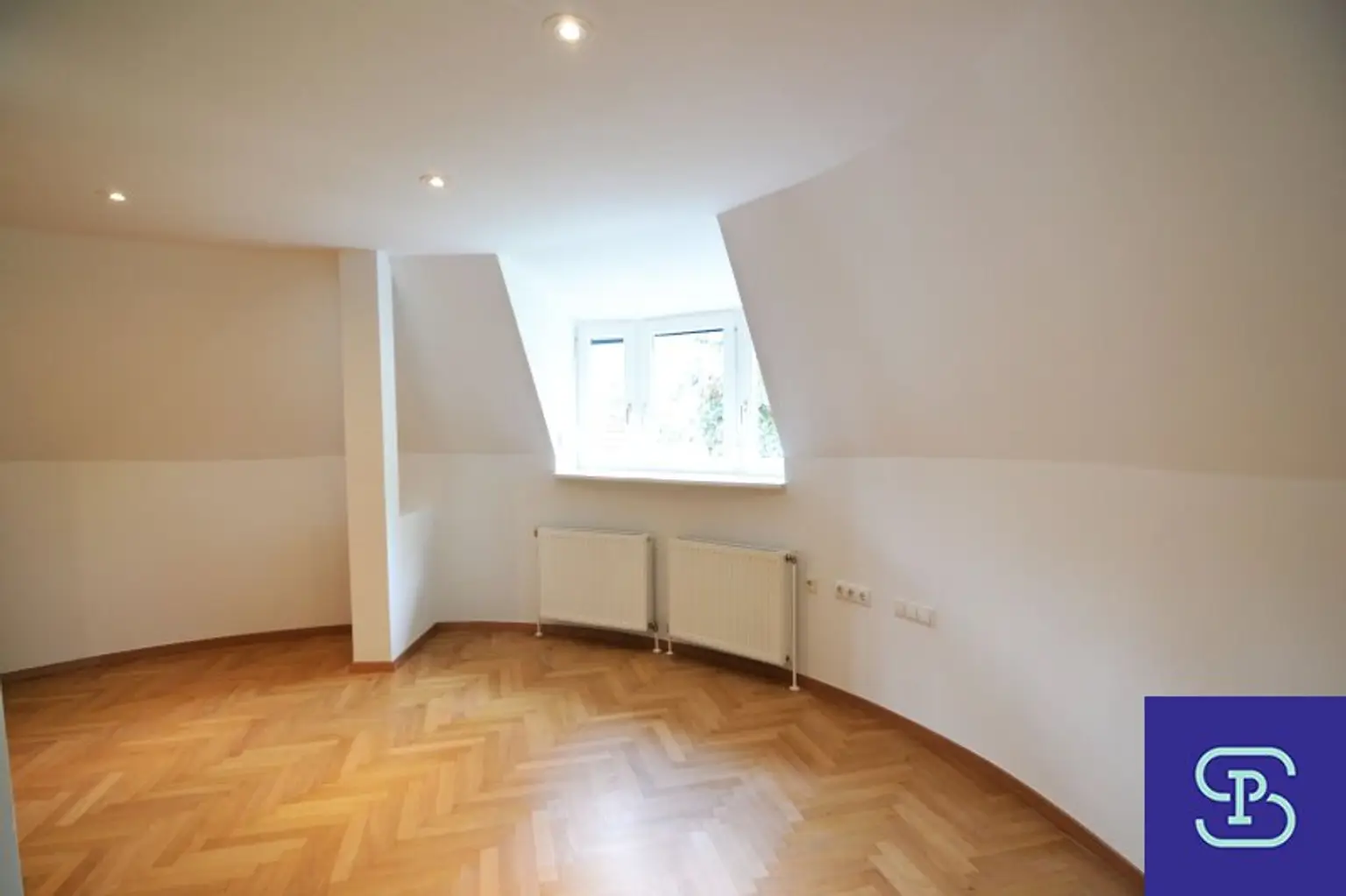Sanierte 109m² DG-Wohnung mit Galerie Nahe Lainzer Tiergarten - 1130 Wien