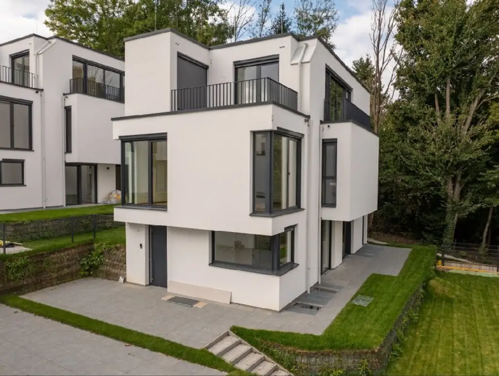 ERSTBEZUG! LUXUS VILLA 1190 MIT DEM WEITBLICK AUF DIE DÖBLINGER WEINBERGE!