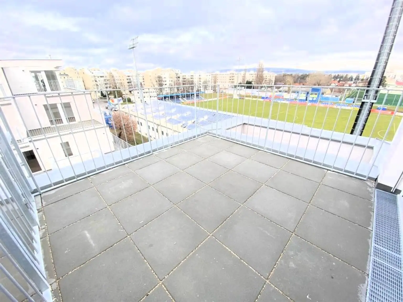 Ihr Penthouse – mit 90m² Terrassenfläche und Direktlift in die Wohnung!!