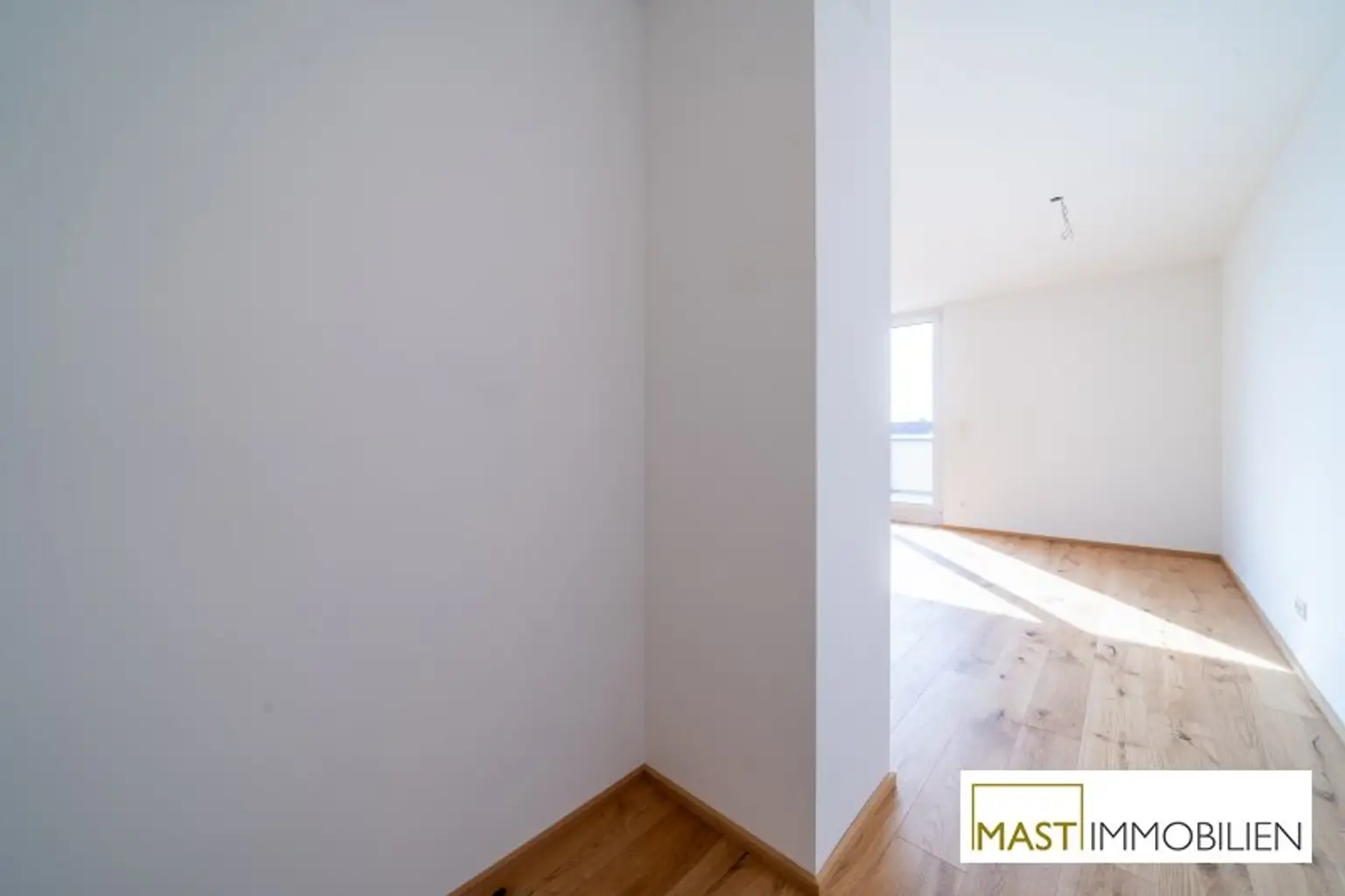 *Sommer 2025* Einzigartige 3-Zimmer Dachgeschosswohnung mit unglaublicher Terrasse - Provisionsfrei!