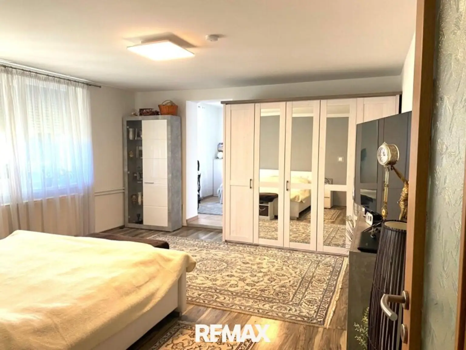 9 Schlafzimmer