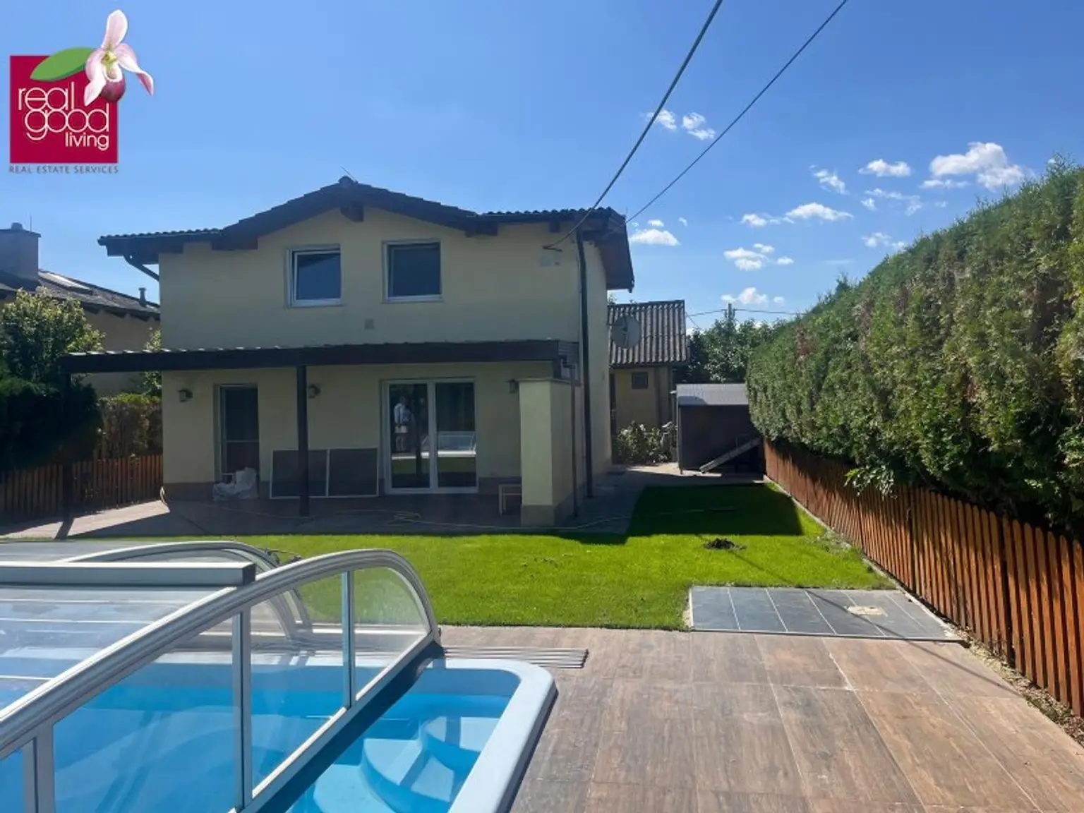 Teilmöbliertes Traumhaus in einer Kleingartensiedlung mit Pool, Garten und einem Wohnkeller