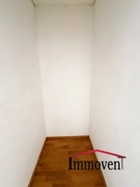 Sehr schöne und geräumige 3-Zimmerwohnung mit Terrasse!
