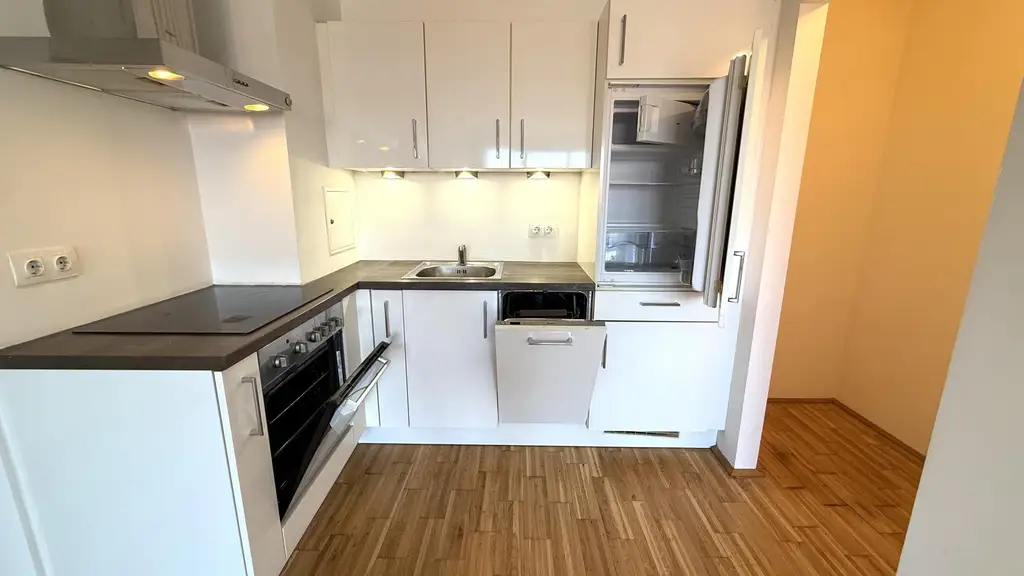 Neubauwohnung im Dachgeschoß mit 6,77m² großem SÜD-Balkon