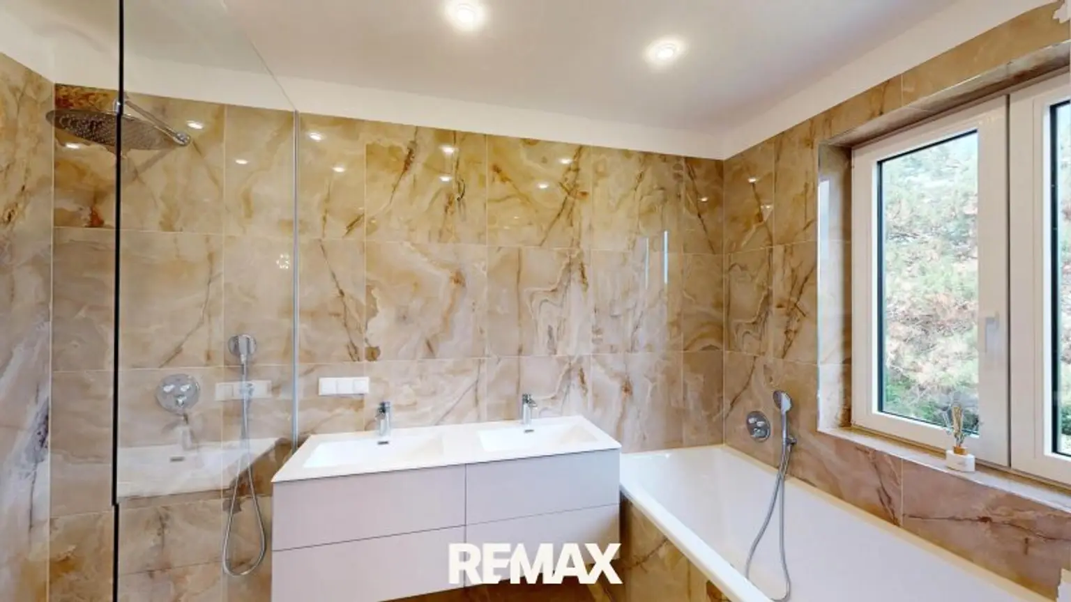 Luxusbad Obergeschoss