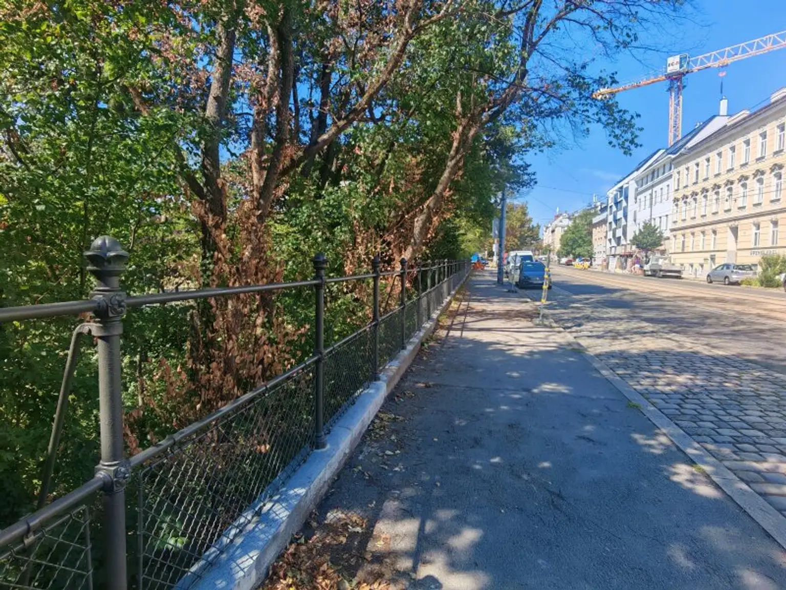 Linzer Straße, Park, Hausansicht