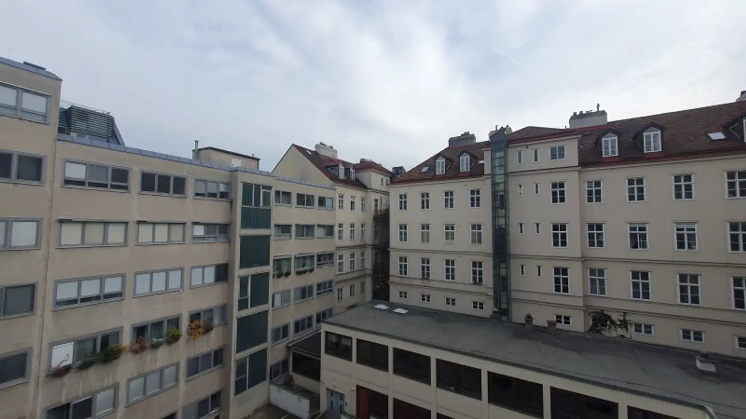 Gepflegte Drei Zimmer Neubauwohnung in gesuchter Lage - hoher Liftstock