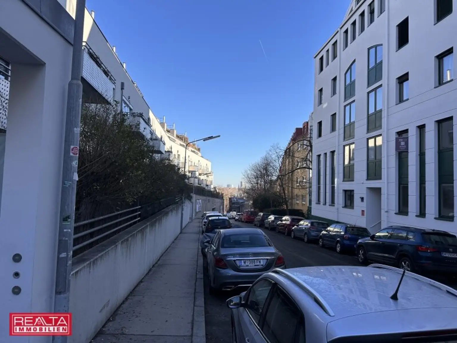 3-Zimmer-Wohnung mit Balkon, Pool und Gemeinschaftsgarten