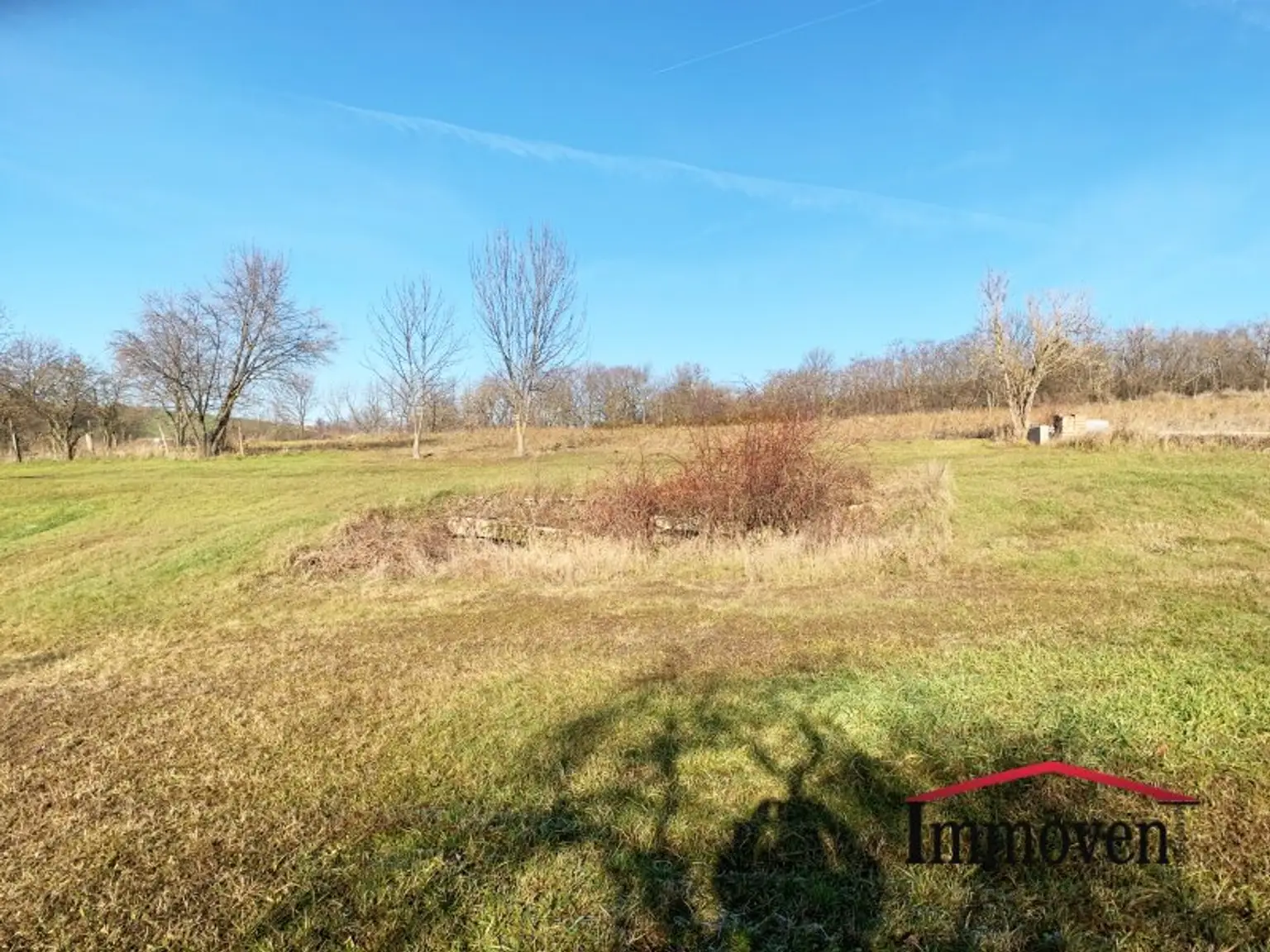 EINMALIGE GELEGENHEIT - Großes sonniges Grundstück und 2 große Ackerflächen!