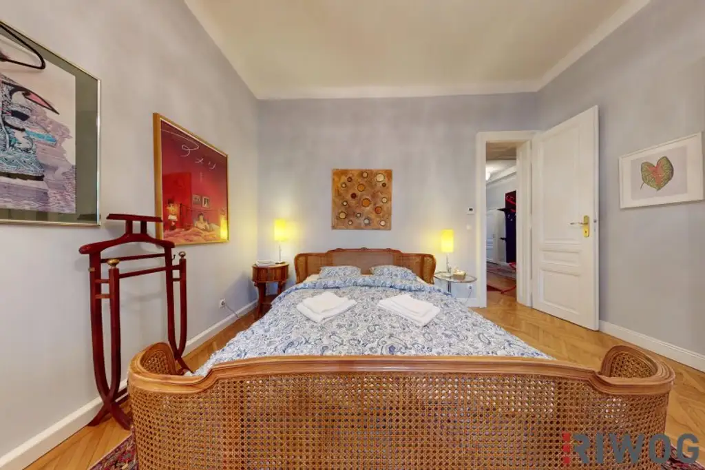 Wohnung mit Widmung für Kurzzeitvermietung vor den Toren Schloss Schönbrunns | Südseitiges 4-Zimmer Altbauapartment I 360° Rundgang