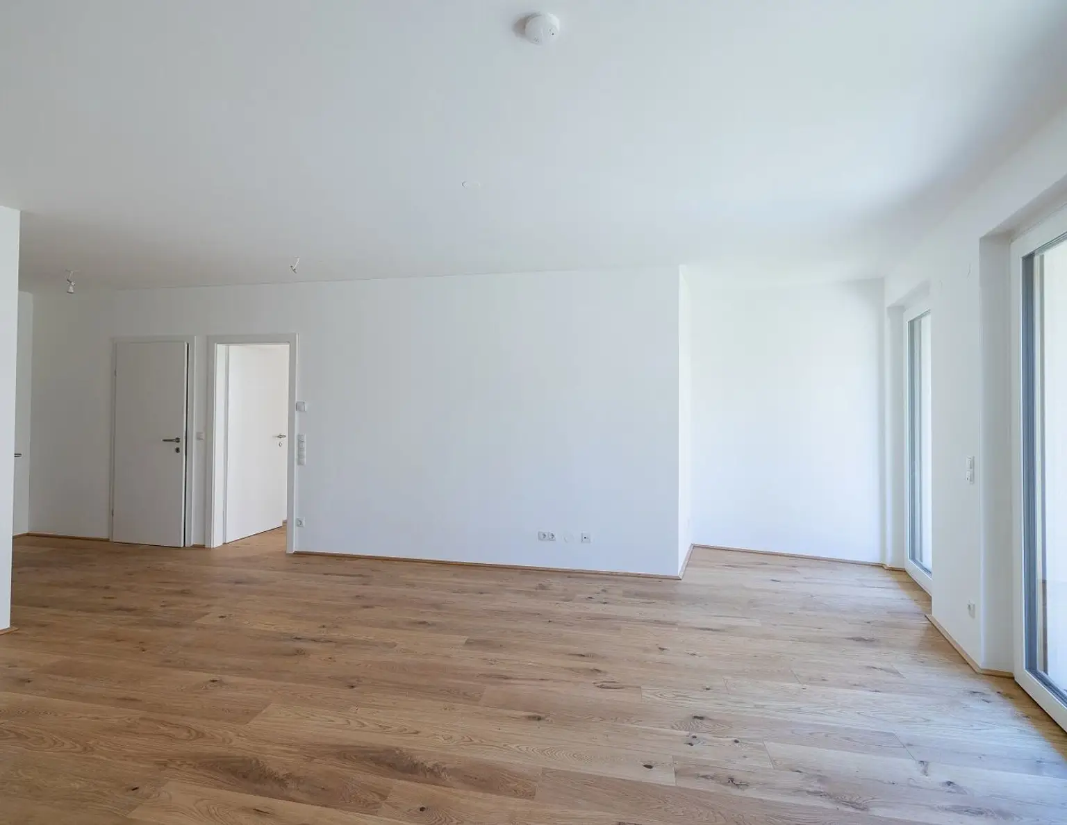 Stadtnahes Wohnglück: Investieren Sie in zeitgemäße Neubauten am Stadtrand