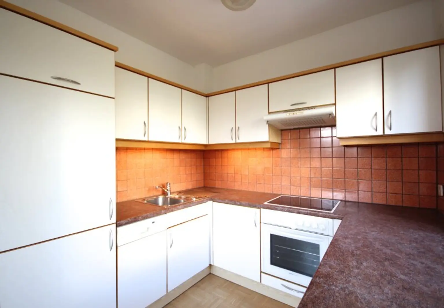 Schöne 2-Zi-Wohnung in Zentrumslage inkl. Tiefgaragenplatz 