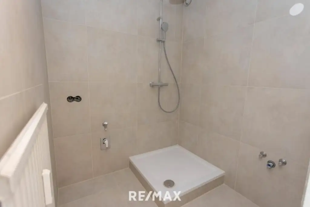 Neu sanierte 4-Zimmer-Eckwohnung im 2. Liftstock