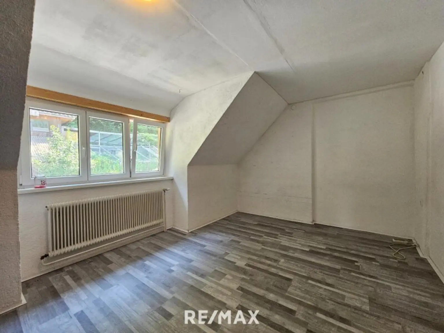 Schlafzimmer mit Waldblick OG