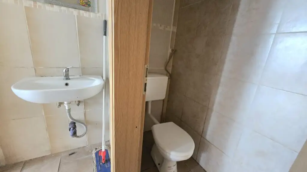 Schöne Geschäftslokal, Gewerbeimmobilien, Souterrain