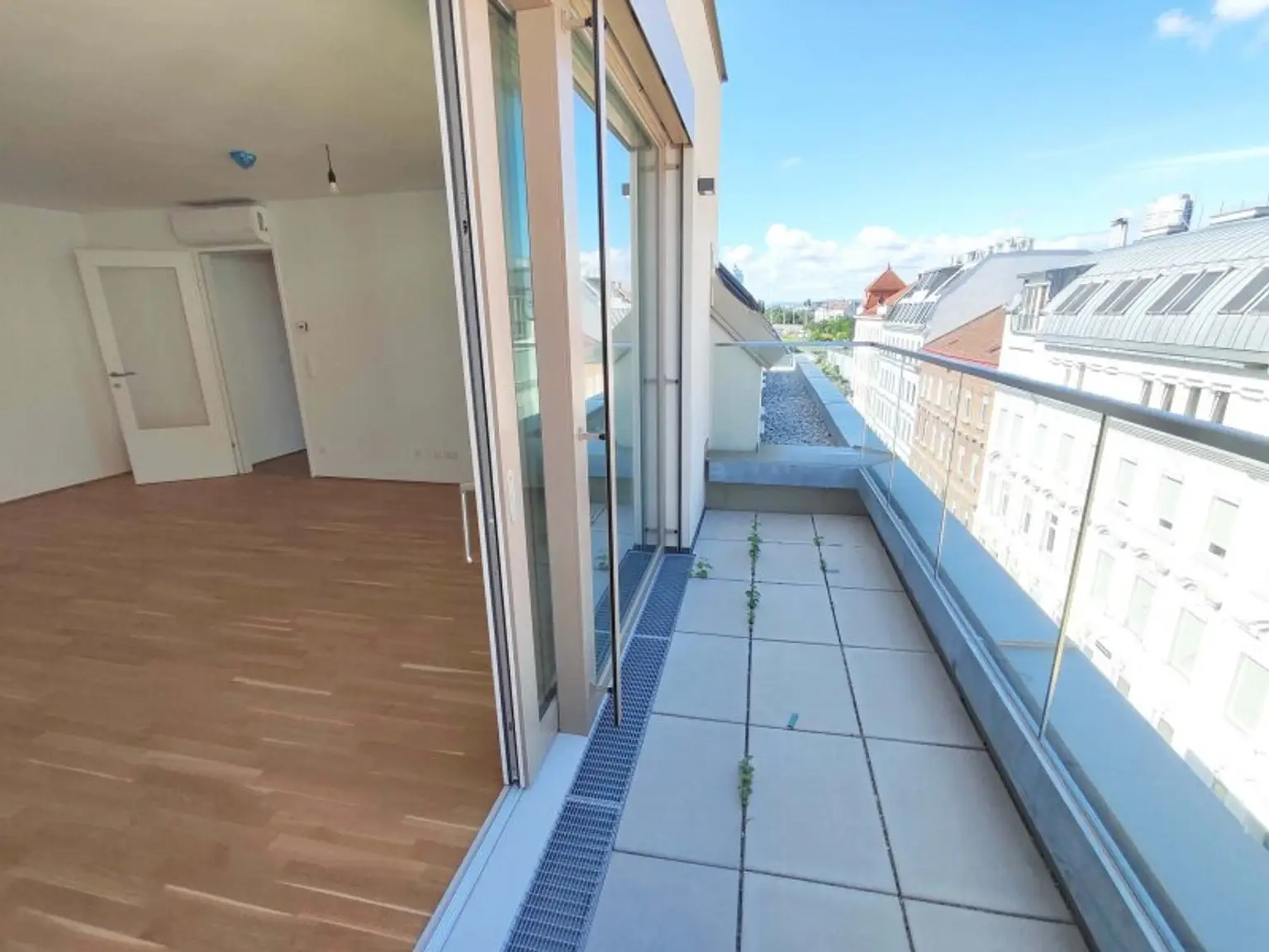 NEUBAU DACHGESCHOß-3-Zimmer-ERSTBEZUG mit Balkon in 1210 Wien! Top 2/43