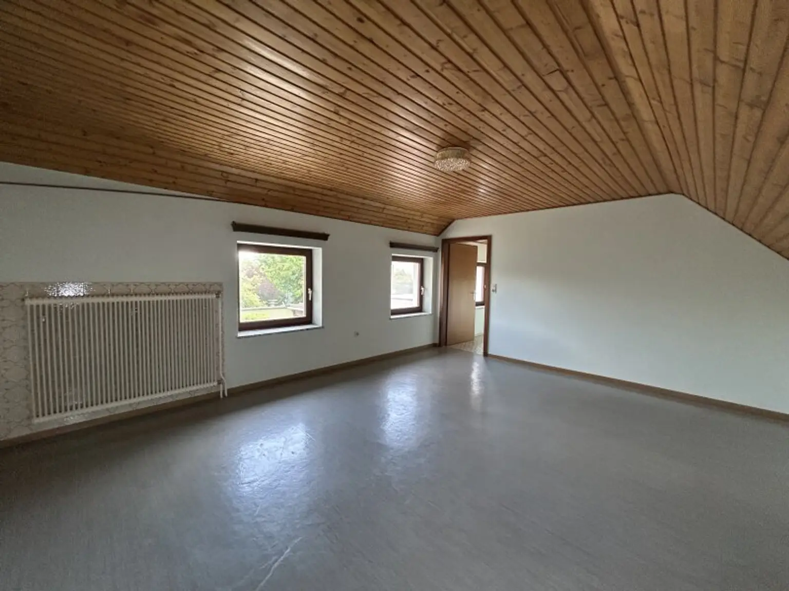 +++Charmantes Mehrfamilienhaus mit weitläufigem Naturgarten und vielseitigen Nutzungsmöglichkeiten!+++
