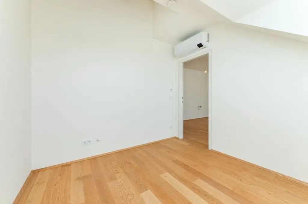 3-Zimmer-Maisonette mit Dachterrasse nahe Rochusmarkt zu vermieten!