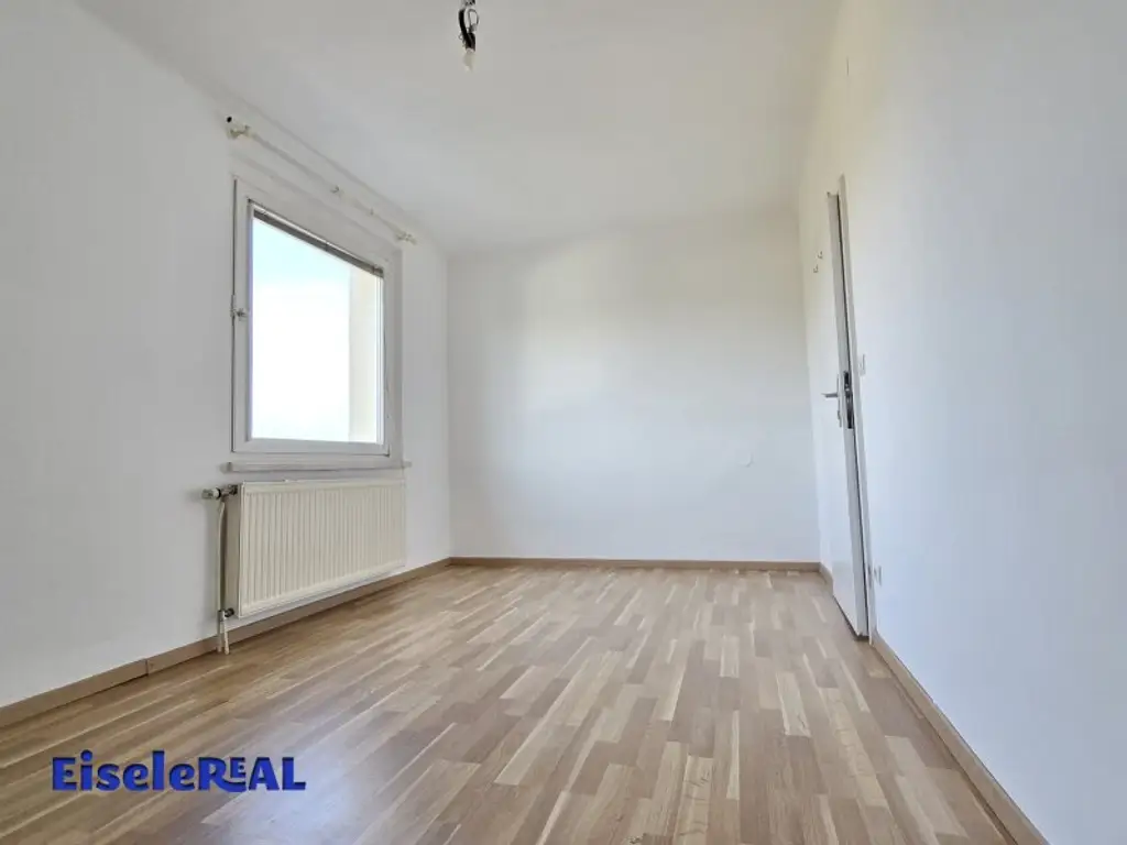 tolle 2 Zimmer Wohnung, extra Küche