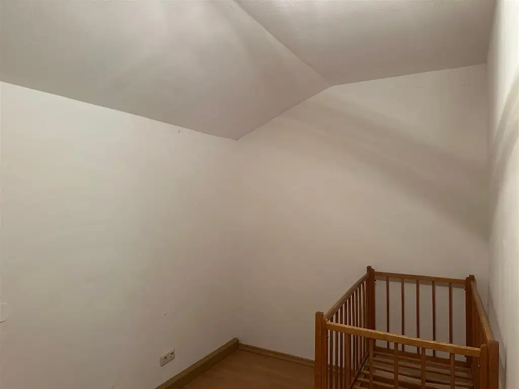 Einfamilienhaus mit Nebengebäude in ruhiger Lage