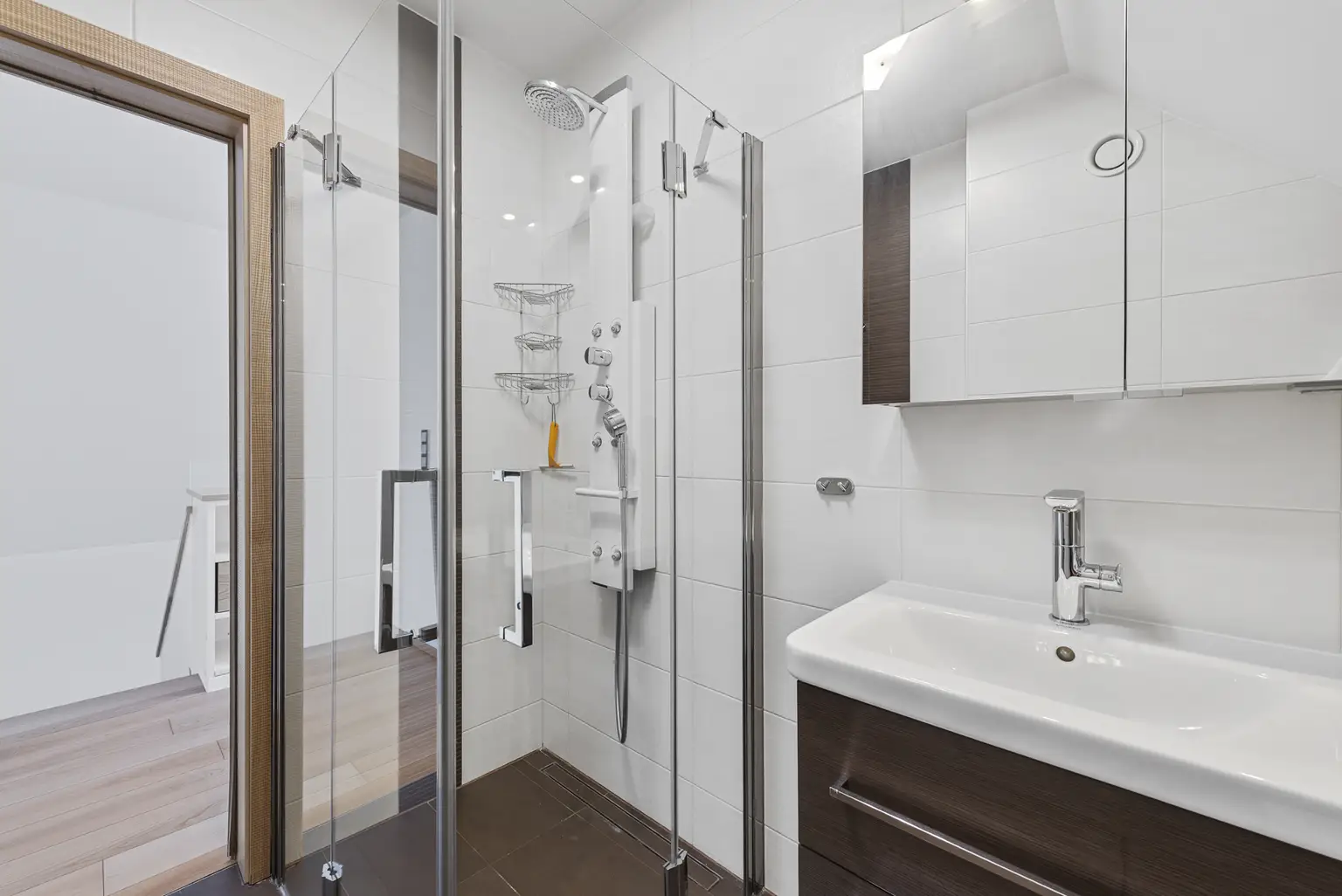Großzügiges Maisonette-Penthouse zur Miete – mit Dachterrasse, Sauna und Whirlpool in Brunn am Gebirge