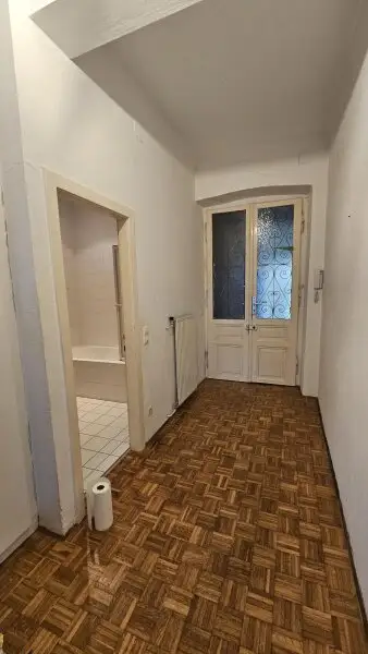 Toplage! Unbefristete Hauptmiete, 83 m2, 2 große Zimmer, extra Küche, schönes Stilhaus! Sofortbezug!