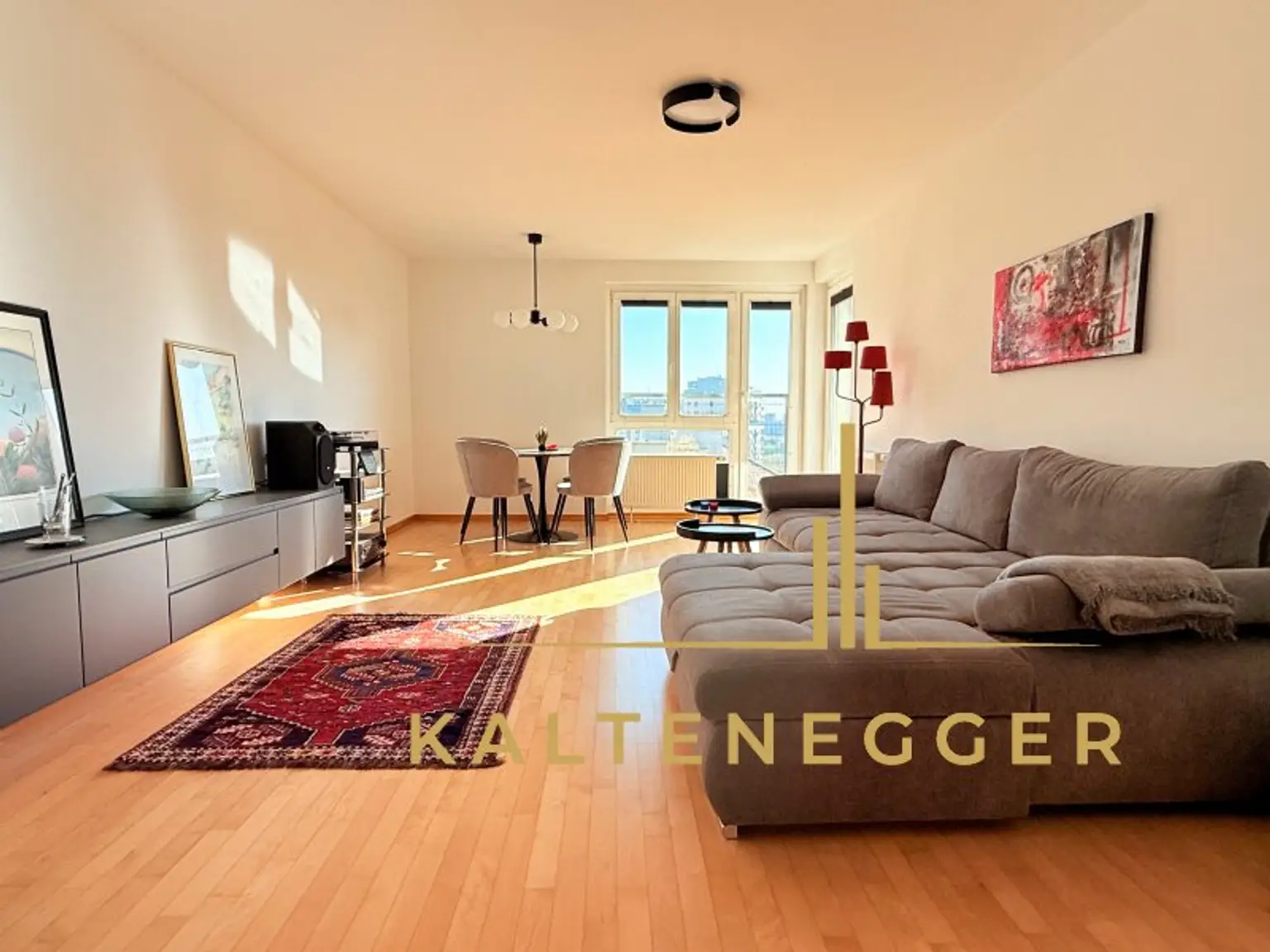 Helle Wohnung auf der Rückseite des Gebäudes