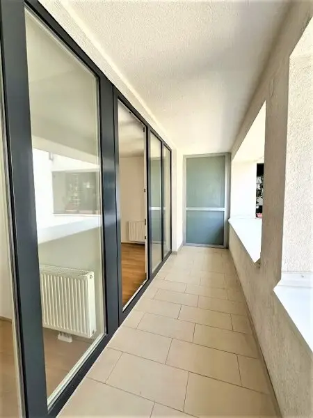 HOFRUHELAGE, HUMBOLDTGASSE, 80 m2 Neubau inkl. Loggia, 2 Zimmer, Komplettküche, Wannenbad, Parketten, U1-Nähe