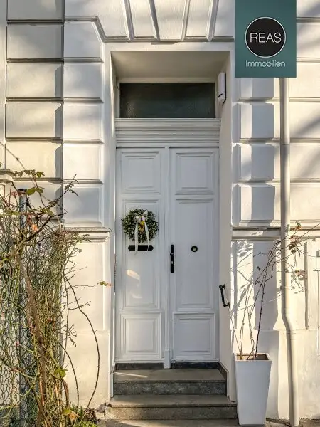 Provisionsfrei: Traumhaftes Stadthaus mit Garten in Gersthofer Bestlage!