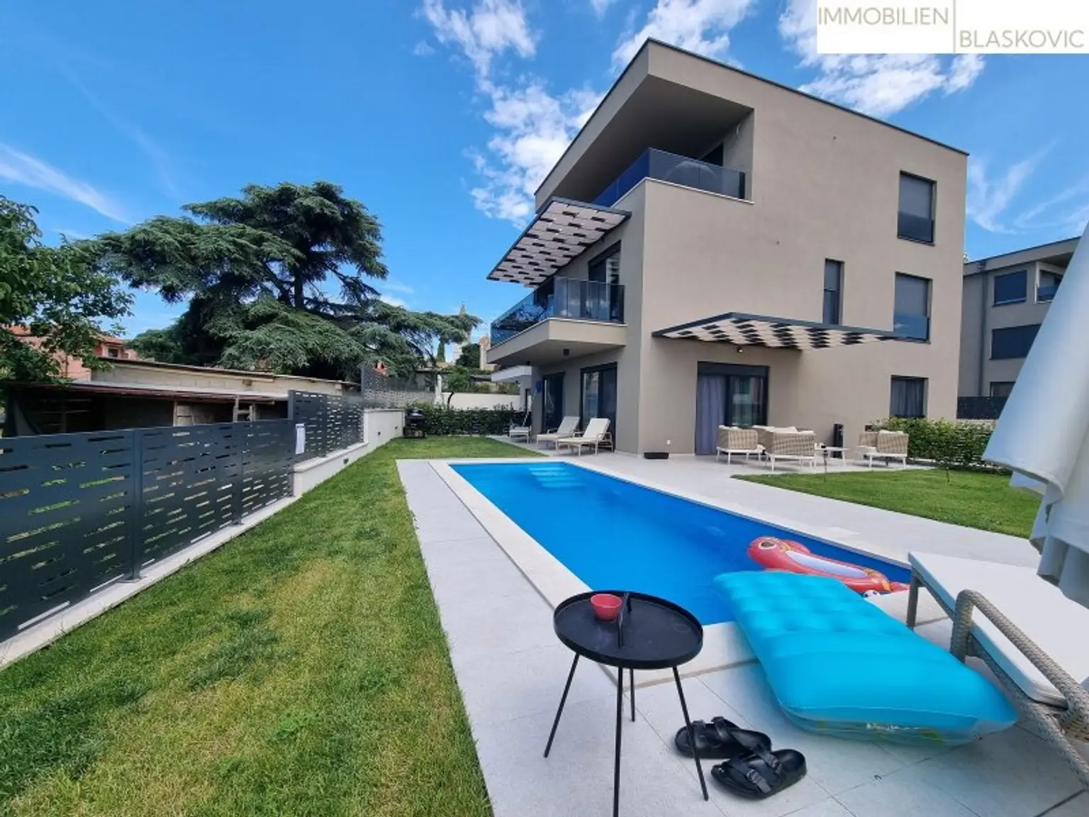 Maisonette-Wohnung mit Swimmingpool