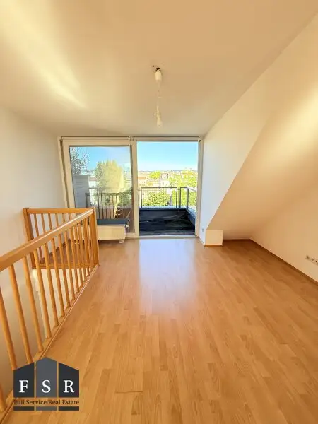 3-Zimmer Dachgeschoß-Wohnung mit Terrasse - Allgemeingarten und Ubahnnähe