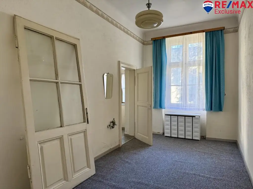 Zeitwandel - Mehrparteienhaus mit Entwicklungspotenzial in Wiener Neustadt!