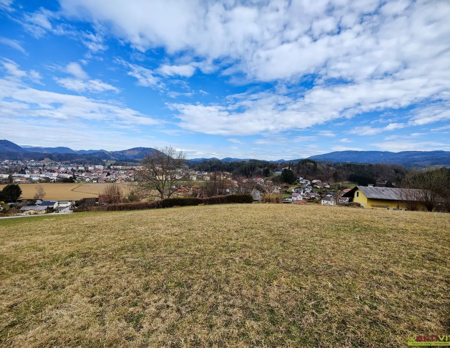 Wohn-Baugrund 5 Minuten vor Graz. - Erhöhte Lage mit Fernblick. - Perfekte Autobahn-Anbindung!