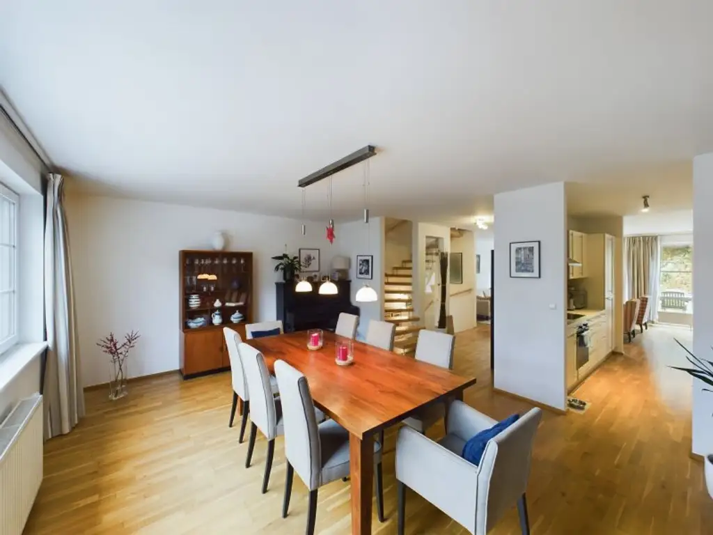 Charmantes Reihenhaus in Laab im Walde – 7 Zimmer, Garten und Garage! Ab € 1.311,--Kreditrate/Monate!!!!