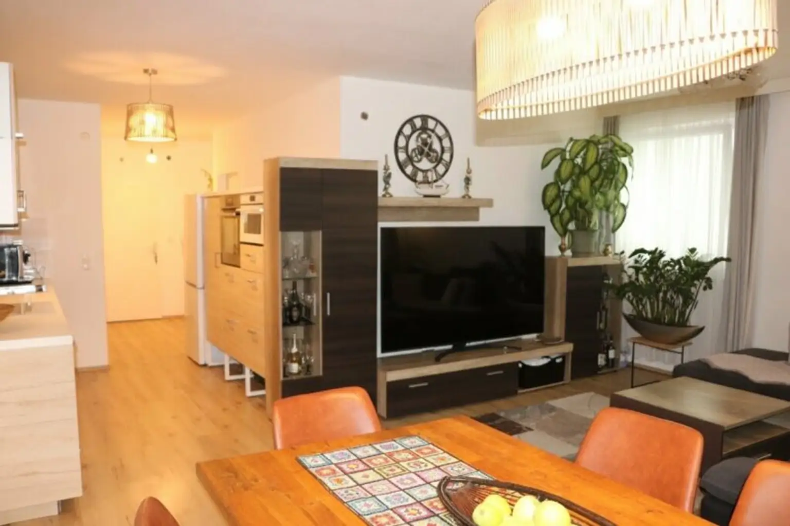 4-Zimmer-Wohnung in der Amraser Straße - optional mit 2 verschließbaren Autoabstellplätzen