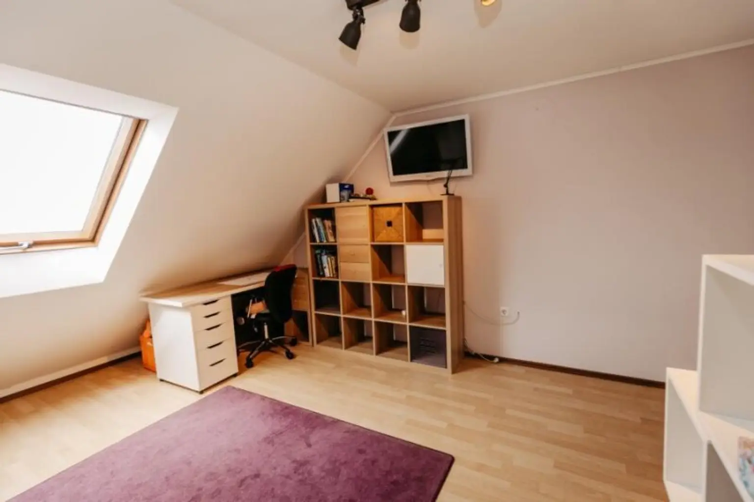 Gepflegtes, neu revitalisiertes  und liebevoll erhaltenes Landhaus. Natur, Sonne, Ruhe,  Seelenheil.