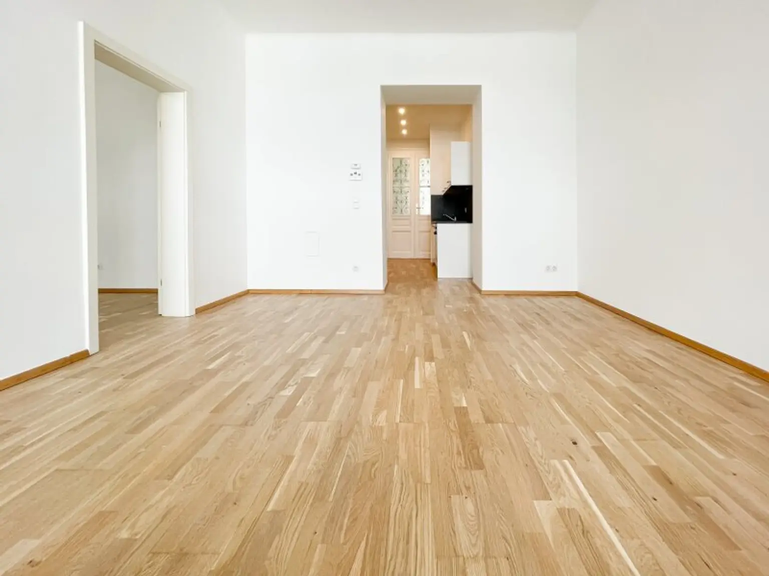 U3 "Hütteldorfer Straße": schön sanierte 2-Zimmerwohnung inkl. neuer Küche