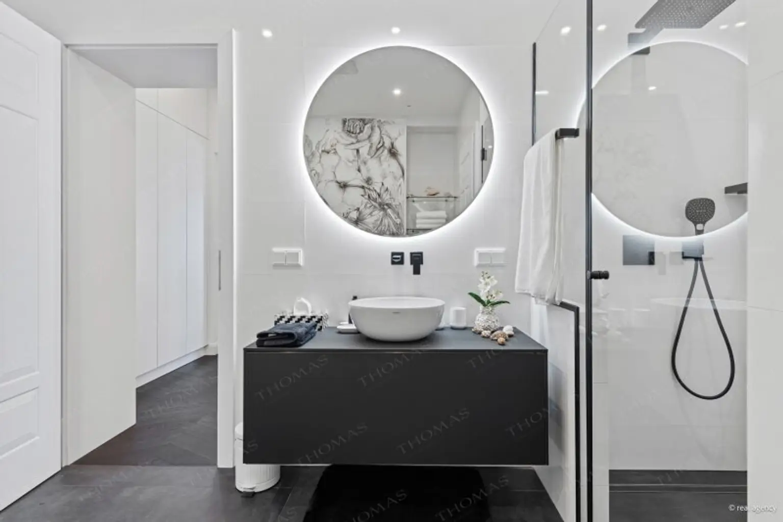 Luxuriöse, komplett möblierte Designerwohnung mit Balkon in Bestlage Döbling – barrierefrei & bezugsfertig