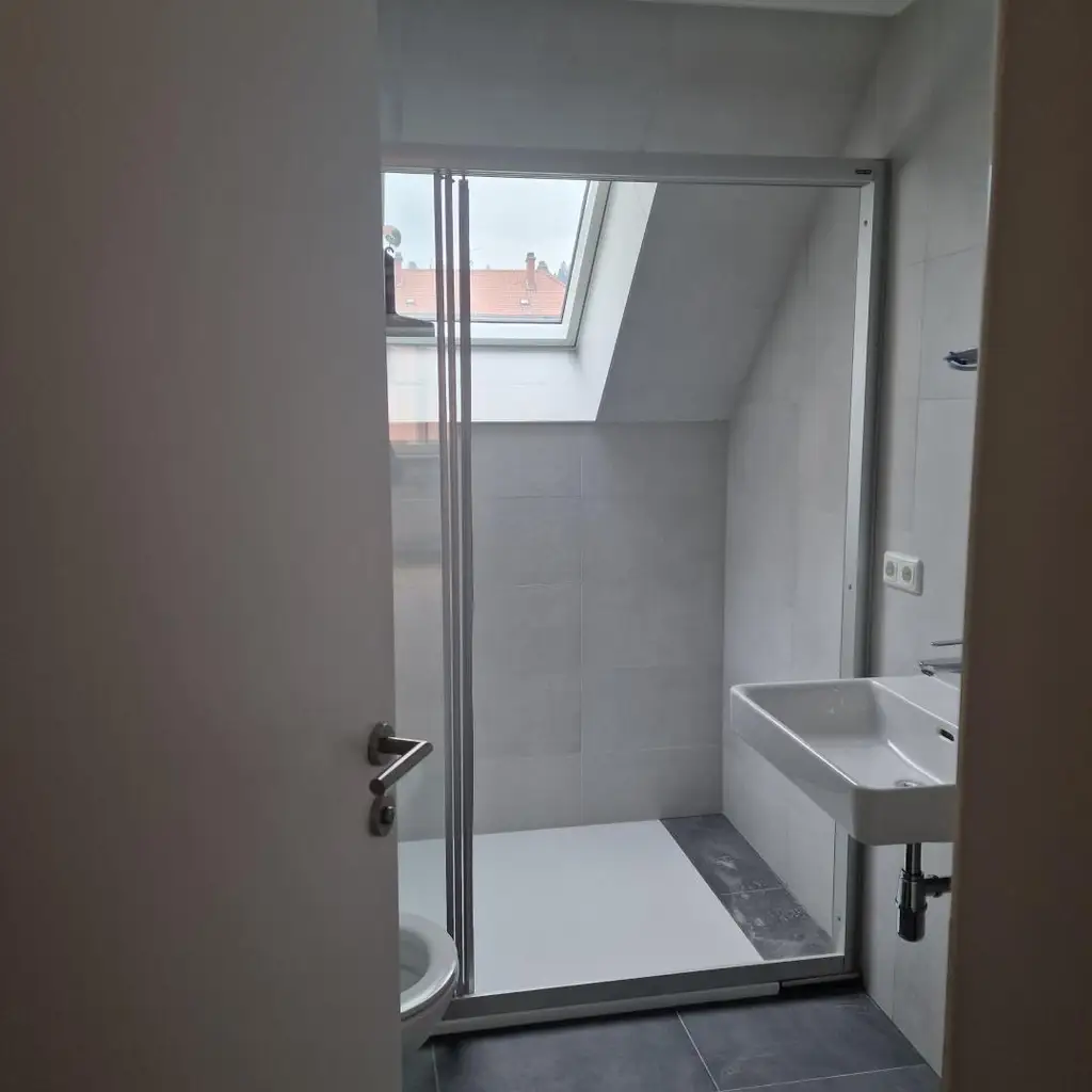 Sanierte 2,5-Zimmer-Wohnung mit neuwertiger Küche!