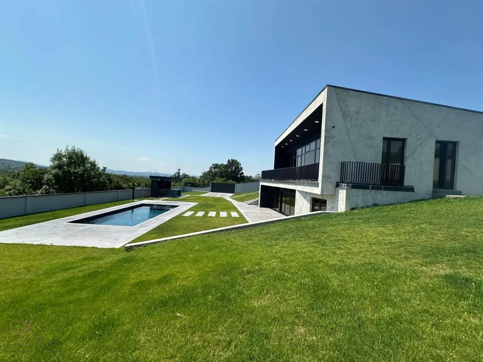 Exklusive Familienvilla mit Pool – Luxus und Natur im Einklang, Kosmaj – Rogača