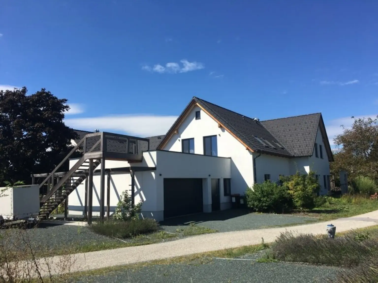 Großer Dreikant-Hof mit vielfältiger Nutzungsmöglichkeit; Wohngemeinschaft, Großfamilie, Seminare, landwirtschaftliche Aktivitäten