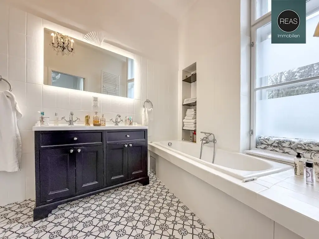 Provisionsfrei: Traumhaftes Stadthaus mit Garten in Gersthofer Bestlage!