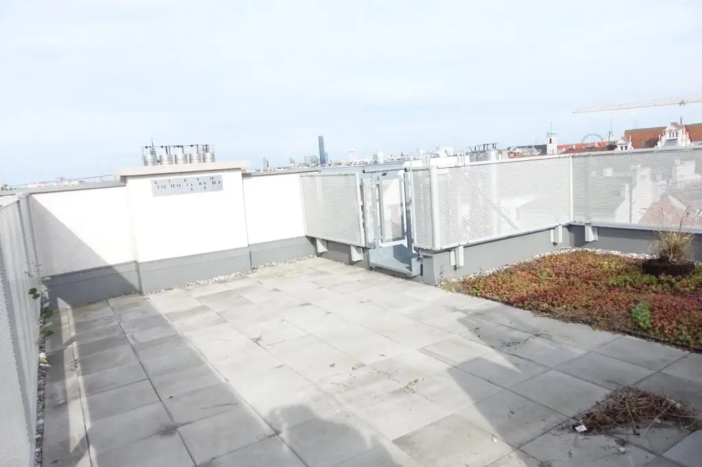 DG-Wohnung mit Traumaustattung 67m² Terrassenfläche - Grenze 1. Bezirk!!!