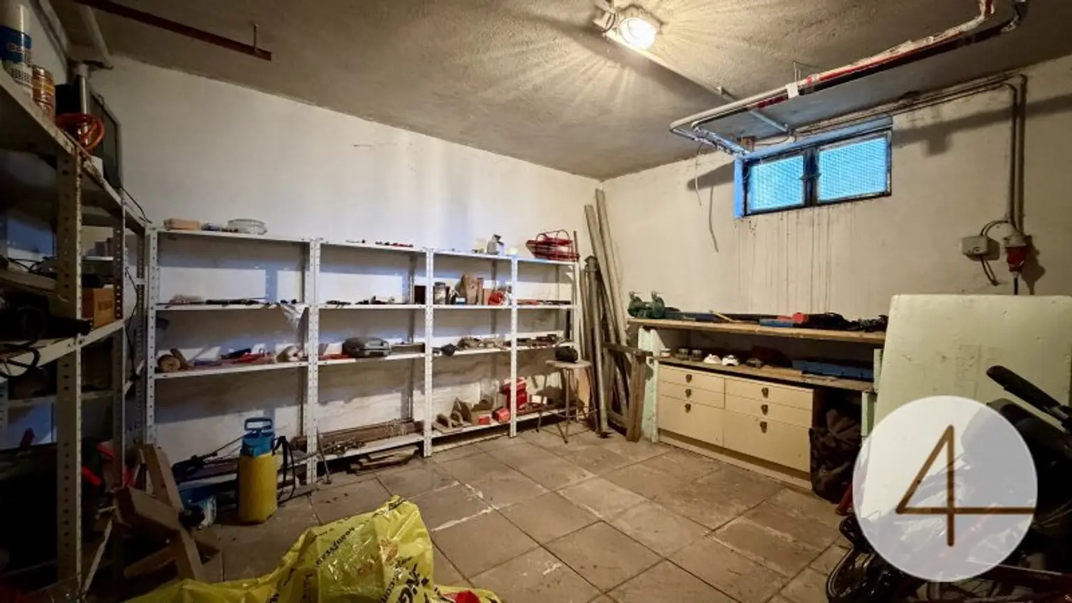 „Traumhaus mit Wintergarten Teich und Pool – Wohnen auf 727 m² in idyllischer Lage“