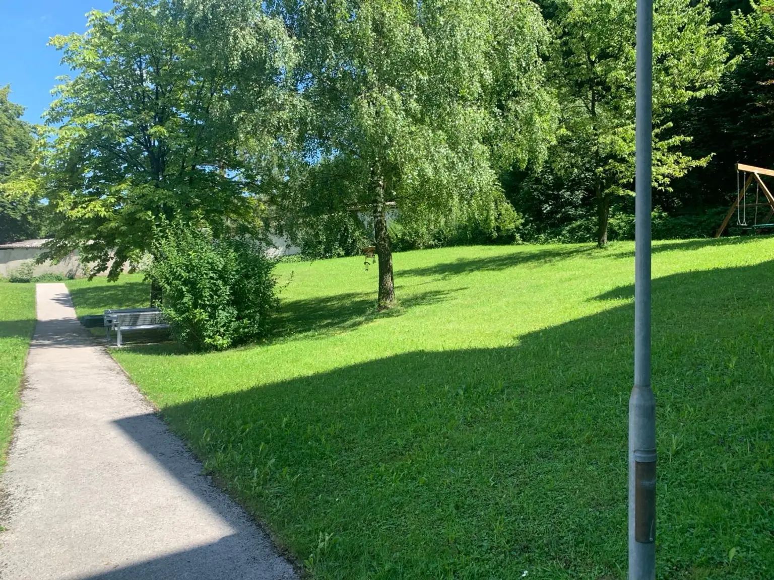 Sehr gepflegte und barrierefreie 4-Zimmer Eigentumswohnung in zentraler, ruhiger Wohnlage mit Grünblick. Empfehlenswert!